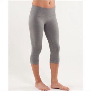 Lulu Lemon Ebb and Flow Crop in Gray